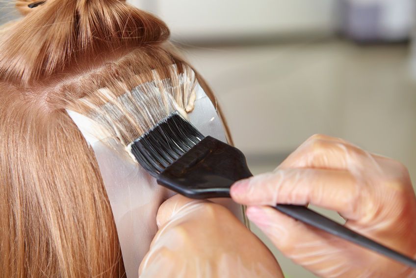 How to Highlight Your Hair Safely at Home with Foil
