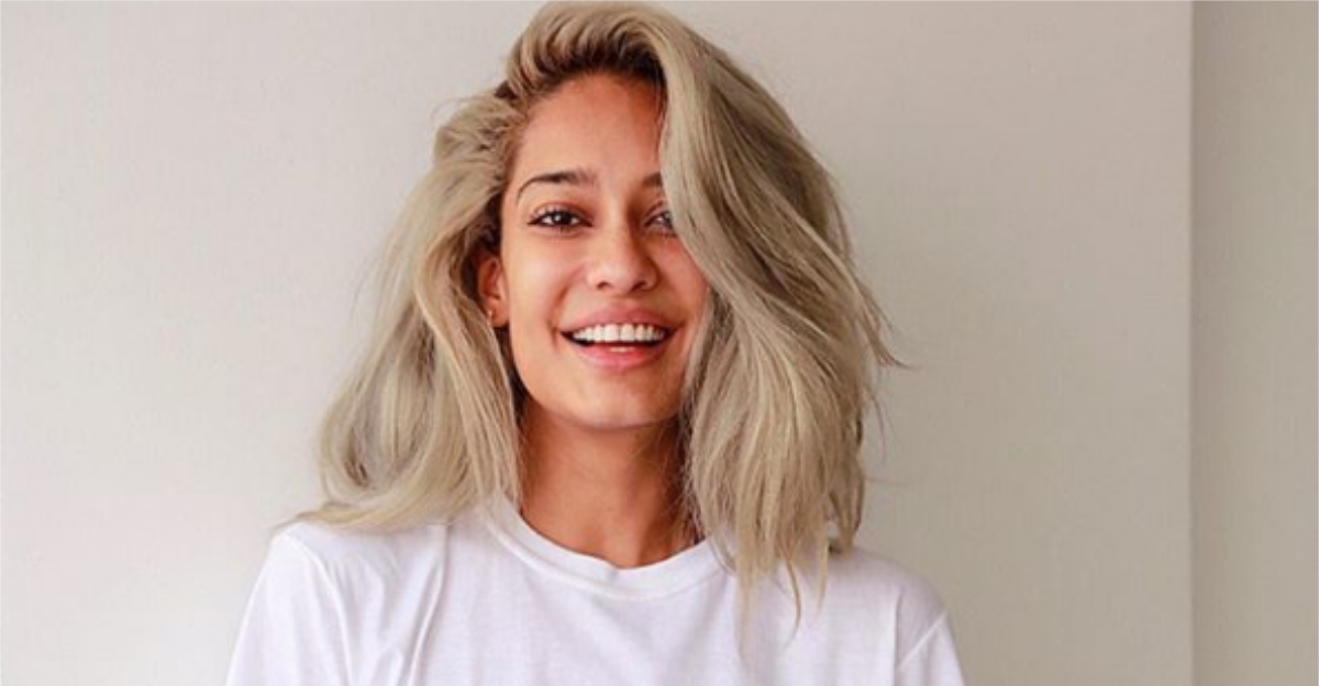 What is the best way to lighten dyed hair without bleach? I A Step-To-Step Guide