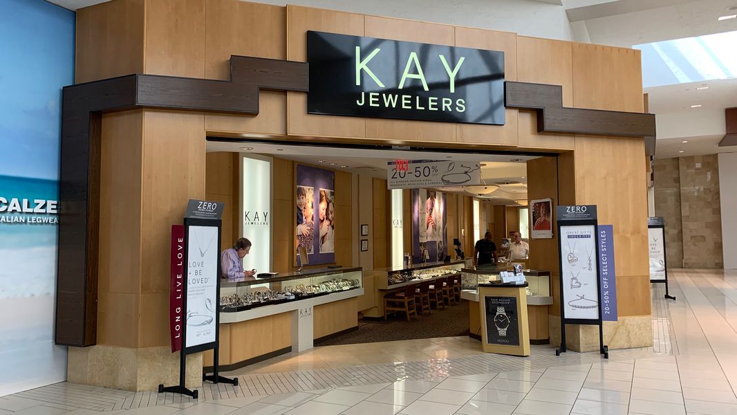 Is Signet Jewelers going out of business