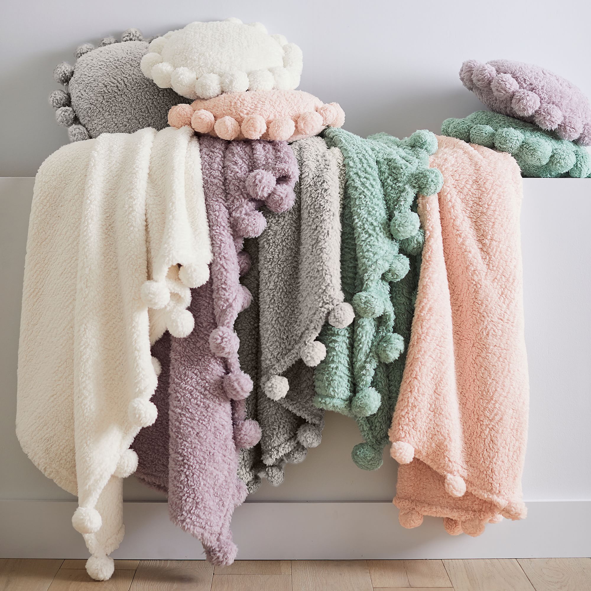 Cozy Pom Sherpa Throw