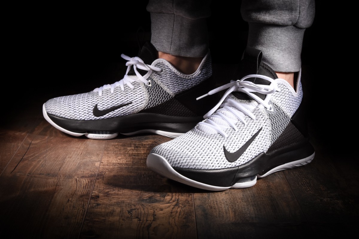 best basketball shoes for flat feet - Nike Men’s Lebron Witness IV