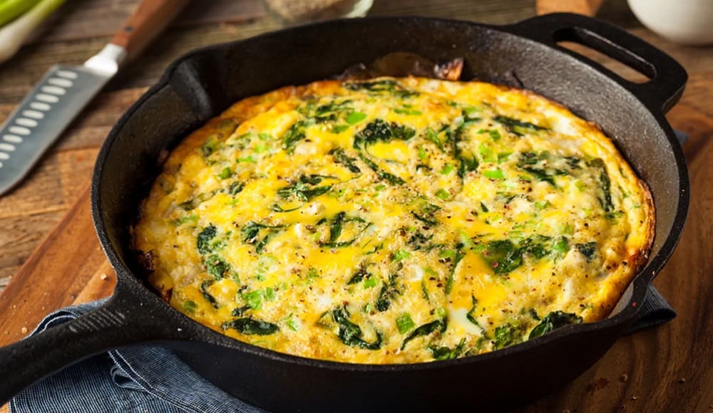 Noom green breakfast ideas - Eggs and spinach omelet with feta cheese